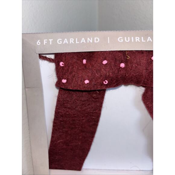 Cupcakes & Cashmere Garland Maroon Felt Bow Pink Beads Farmhouse Christmas 6ft - Picture 2 of 4